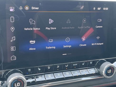 Used 2025 Chevrolet Colorado Z71 w/ Technology Package image 32