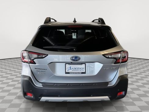 Used 2025 Subaru Outback Limited AWD/4WD image 8