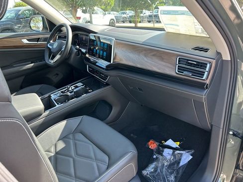 New 2026 Volkswagen Atlas SE image 44