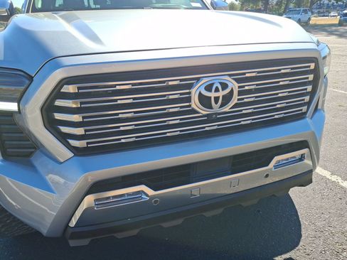 Used 2024 Toyota Tacoma Limited w/ Limited Package (LT) AWD/4WD image 25