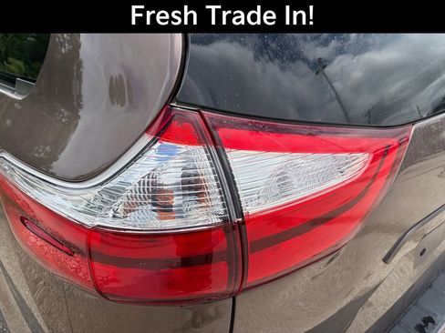 Used 2019 Toyota Sienna XLE Premium FWD image 11