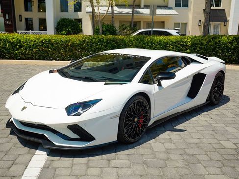 Used 2018 Lamborghini Aventador S image 39