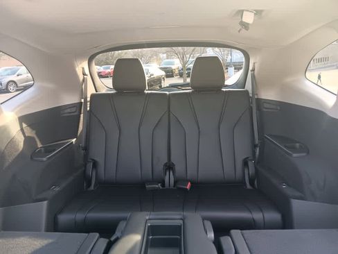 Used 2023 Acura MDX SH-AWD w/ Technology Package image 17
