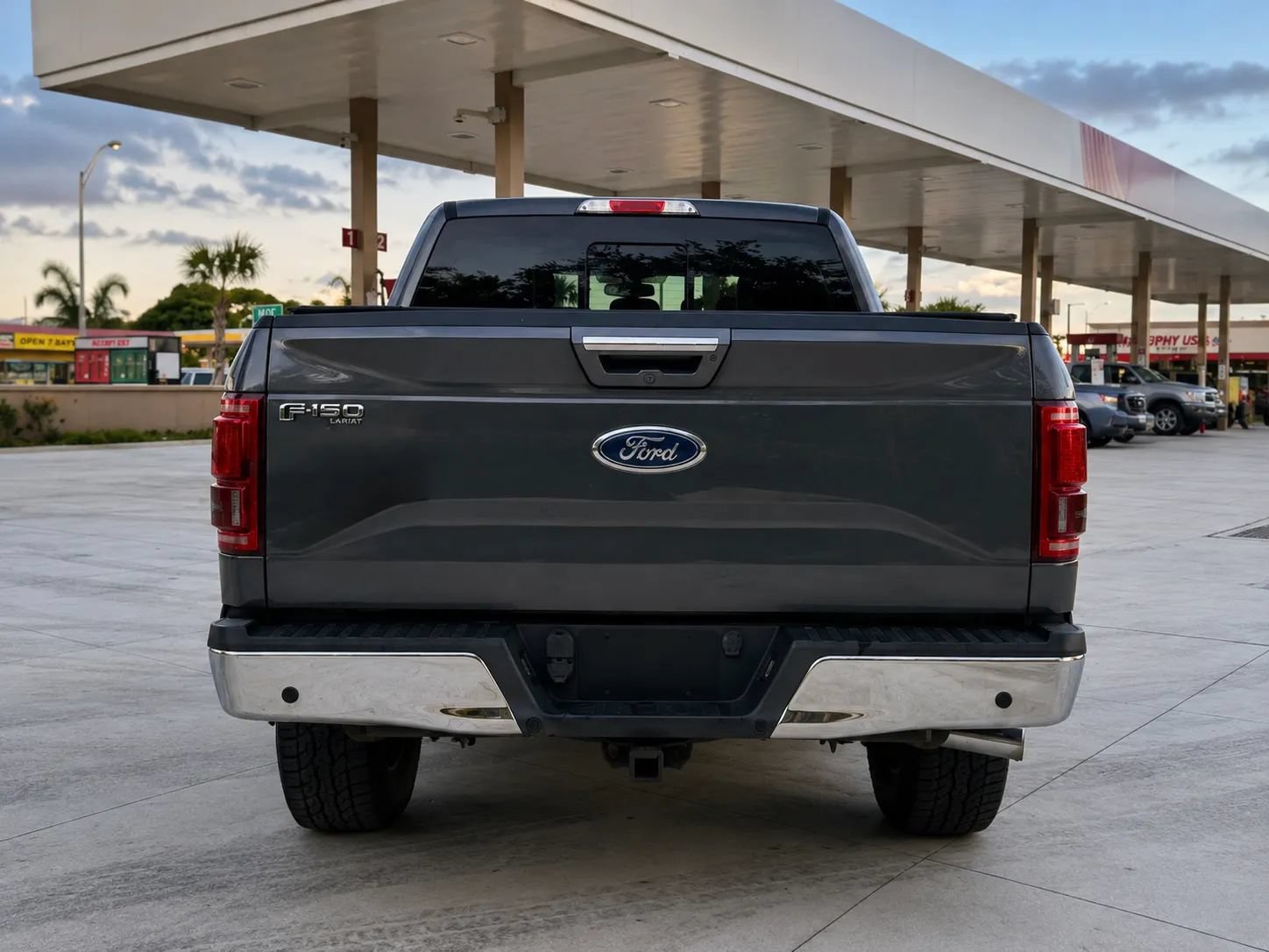 Used 2015 Ford F150 Lariat w/ Equipment Group 502A Luxury AWD/4WD image 9