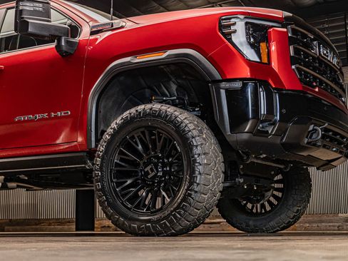 Used 2025 GMC Sierra 2500 AT4X AWD/4WD image 15