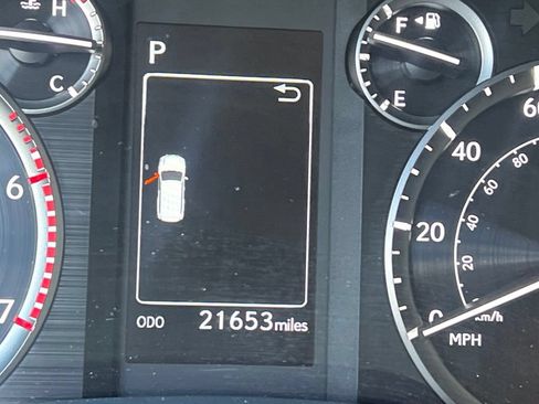 Used 2023 Lexus GX 460 Premium AWD/4WD image 2