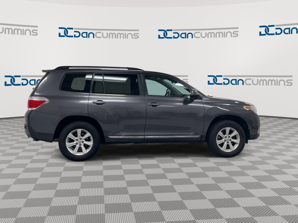 Used 2012 Toyota Highlander SE w/ Tow Pkg AWD/4WD image 9