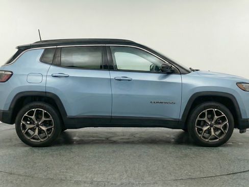Used 2025 Jeep Compass Limited AWD/4WD image 11