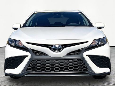 Used 2023 Toyota Camry SE image 2