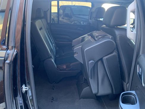 Used 2019 GMC Yukon XL SLT w/ Graphite Performance Edition image 31
