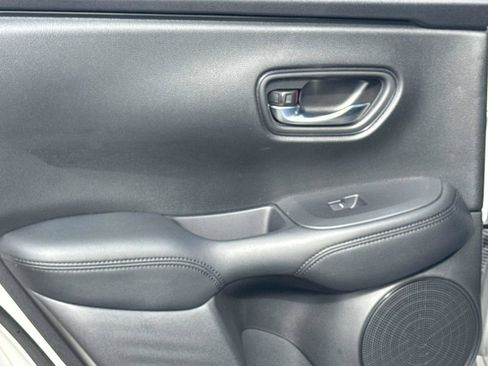 Certified 2023 Honda HR-V LX image 12