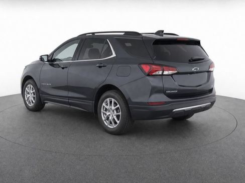 Used 2023 Chevrolet Equinox LT FWD image 2