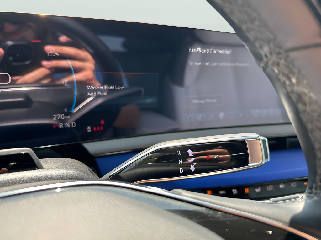 Certified 2025 Cadillac Optiq Sport 1 AWD/4WD image 33