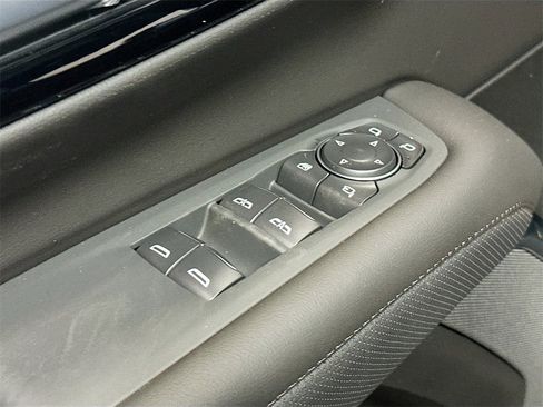 New 2026 Chevrolet Suburban High Country image 19