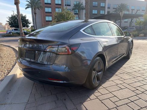Used 2018 Tesla Model 3 Mid Range image 3