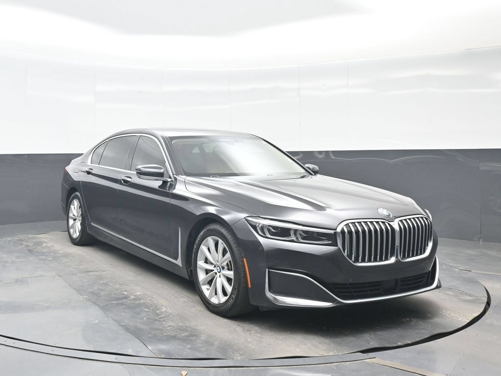 Used 2021 BMW 740i w/ Premium Package RWD image 9