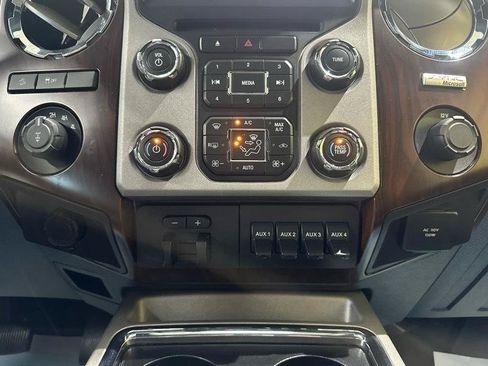 Used 2013 Ford F250 Lariat w/ Lariat Ultimate Pkg AWD/4WD image 17