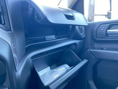 Used 2020 Chevrolet Silverado 2500 Custom w/ Custom Value Package AWD/4WD image 33