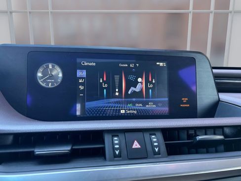 Used 2020 Lexus ES 350 w/ Premium Package FWD image 32