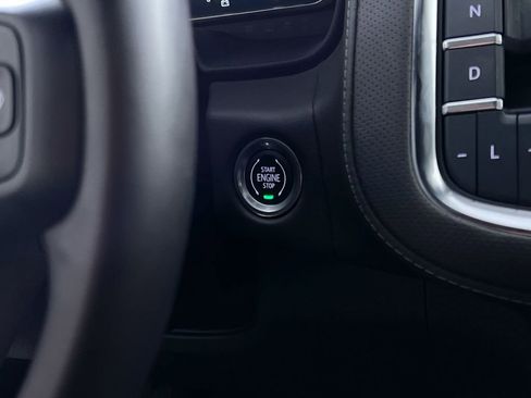 Used 2023 GMC Yukon SLT w/ SLT Luxury Package image 29