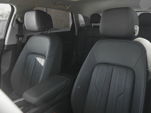 Certified 2023 Audi e-tron Premium Plus w/ Premium Plus Package image 22