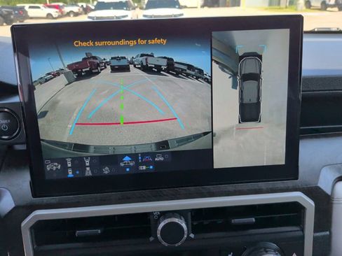 Used 2025 Toyota Tacoma Limited AWD/4WD image 27
