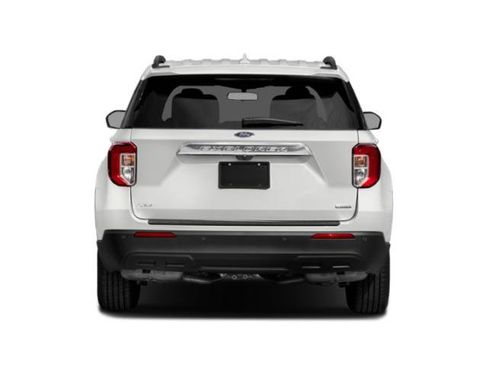 Used 2022 Ford Explorer XLT w/ Class IV Trailer Tow Package AWD/4WD image 5