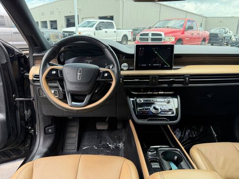 Used 2022 Lincoln Corsair Reserve w/ Equipment Group 201A AWD/4WD image 14