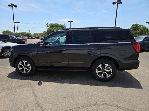 New 2027 Ford Expedition Active RWD image 7