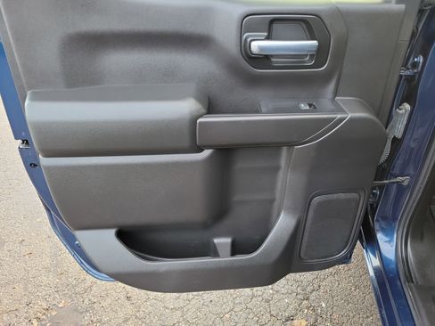 Used 2020 GMC Sierra 1500 4x4 Crew Cab w/ Sierra Value Package image 11