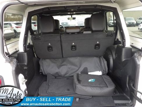 Used 2023 Jeep Wrangler Sahara w/ Cold Weather Group AWD/4WD image 33
