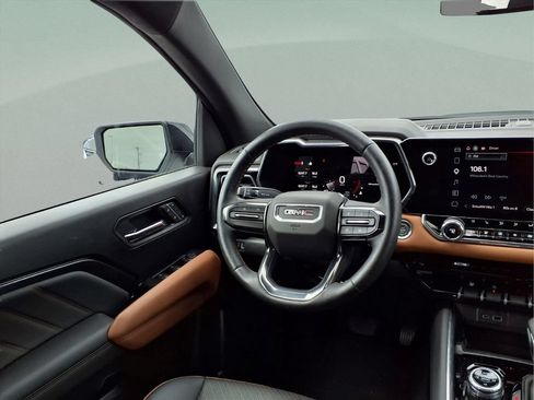 Certified 2026 GMC Canyon AT4 w/ AT4 Premium Package AWD/4WD image 20
