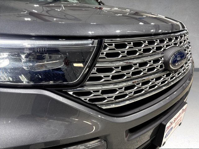 Used 2021 Ford Explorer Limited w/ Equipment Group 301A AWD/4WD image 35