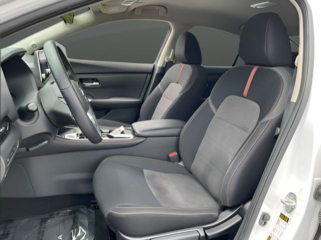 Used 2022 Nissan Sentra SR w/ Lighting Package FWD image 12