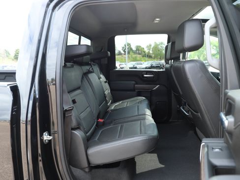 Used 2023 GMC Sierra 2500 Denali w/ Denali Black Diamond Edition AWD/4WD image 12