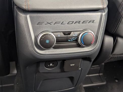 New 2026 Ford Explorer Active w/ Active Comfort Package image 20