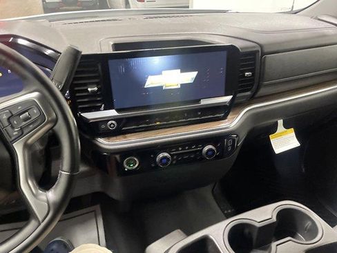 Used 2024 Chevrolet Silverado 1500 LT AWD/4WD image 22