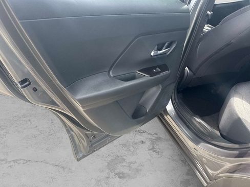 Certified 2025 Nissan Kicks SV FWD image 15