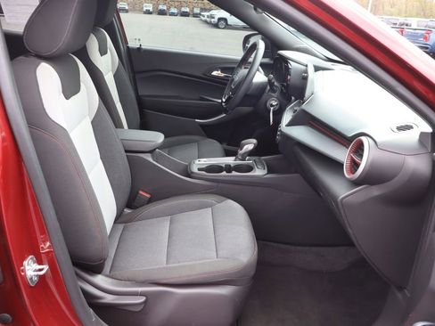 Used 2024 Chevrolet Trax RS w/ Driver Confidence Package FWD image 26