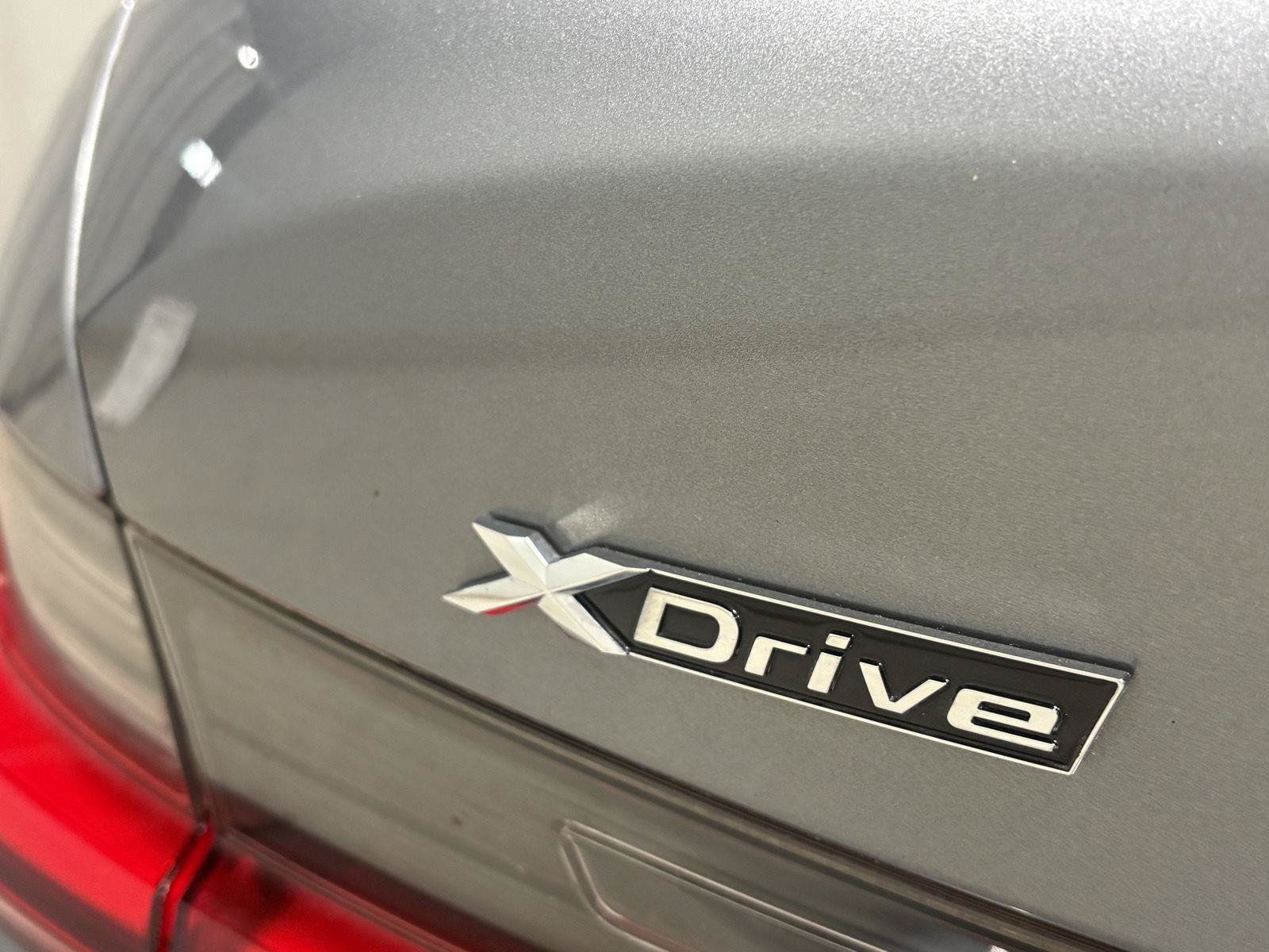 Used 2024 BMW 330i xDrive Sedan w/ Convenience Package AWD/4WD image 19