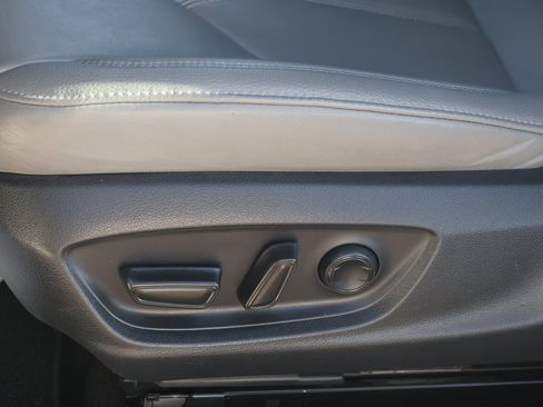 Used 2020 Toyota Avalon XLE image 30