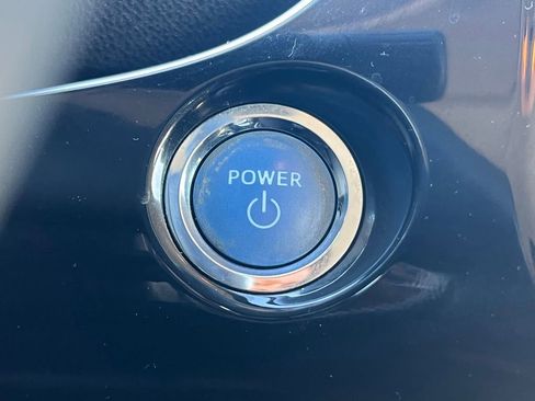 Used 2016 Toyota Prius Three Touring image 27