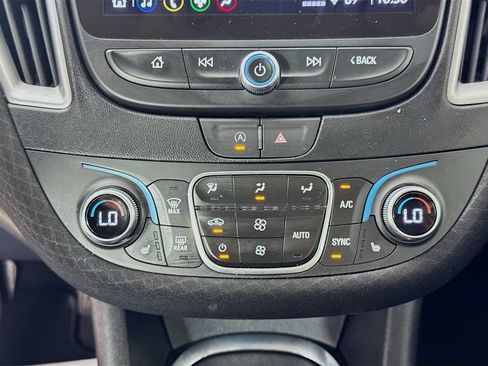 Used 2024 Chevrolet Malibu LT FWD image 17