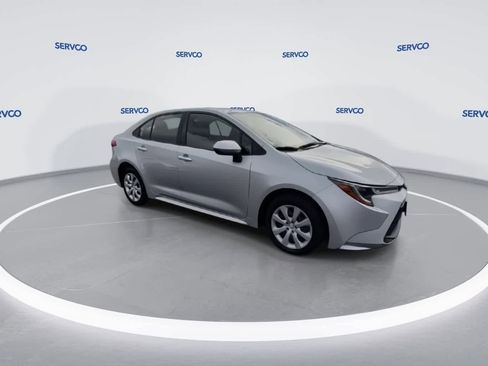 Used 2023 Toyota Corolla LE image 2