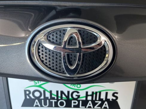 Used 2016 Toyota RAV4 LE AWD/4WD image 39