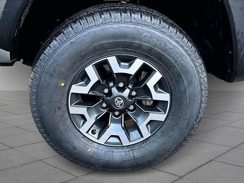 Certified 2023 Toyota Tacoma TRD Off-Road image 10