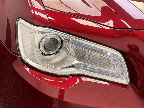 Used 2018 Chrysler 300 Limited w/ Light Group image 25