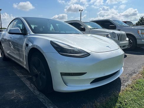 Used 2022 Tesla Model 3 Long Range AWD/4WD image 2