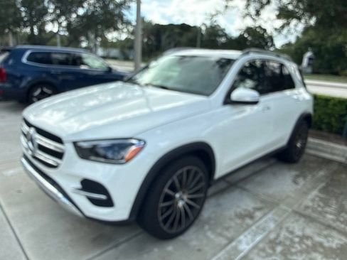Used 2024 Mercedes-Benz GLE 450e 4MATIC image 3