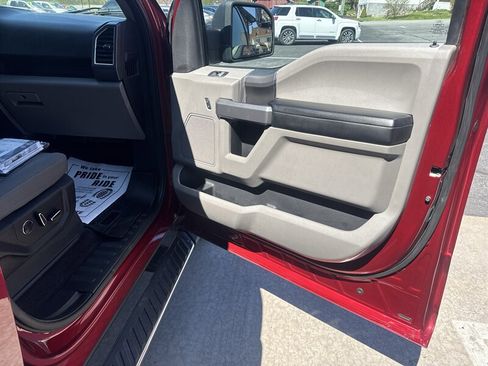 Used 2016 Ford F150 XLT w/ Equipment Group 302A Luxury AWD/4WD image 40